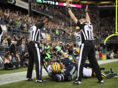 La NFL aprueba el uso de asistencia de repetición para corregir penales fallados si se utilizan árbitros de reemplazo