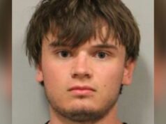 Un hombre supuestamente apuñaló al capitán de un barco hawaiano mientras estaba de gira