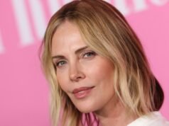 Charlize Theron lució el bikini amarillo de nuestros sueños en Hawaii