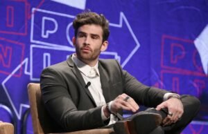 El podcaster favorito de los demócratas, Hasan Piker, dice que el robo y el asesinato están bien