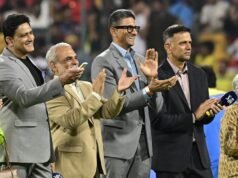Rahul Dravid y Anil Kumble terminan presentados en el estadio Chinnaswamy