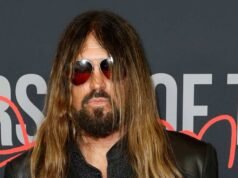 Billy Ray Cyrus defiende jugar para presidentes de ambos partidos