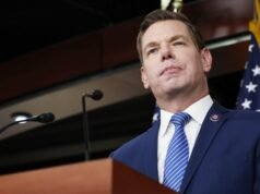 El equipo de Eric Swalwell explica por qué no se rinden