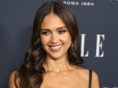 Los pantalones versátiles de Jessica Alba son la clave para un estilo primaveral elevado
