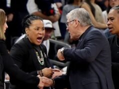 Lo que se dijo entre Geno Auriemma de UConn y Dawn Staley de USC