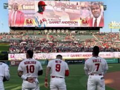 Los Angelinos honran al fallecido Garret Anderson en su primer juego después de su trágica muerte