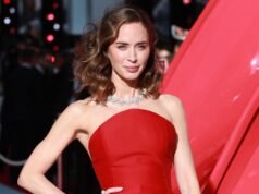 El corrector de $36 está detrás del impecable aspecto debajo de los ojos de Emily Blunt