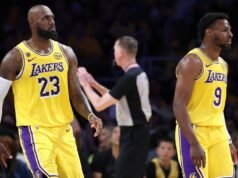 LeBron James agradece la oportunidad de hacer historia con su hijo