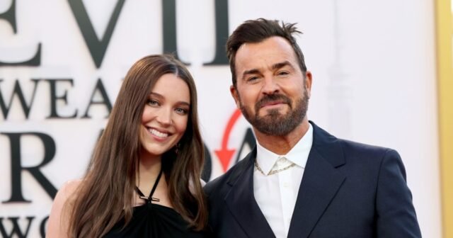 GettyImages-2272286295-Justin-Theroux-and-Nicole-Brydon-Bloom-Make-Red-Carpet-Return-2-Days-After-An.jpeg
