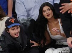 Kylie Jenner besa a Timothée Chalamet durante una cita en la cancha