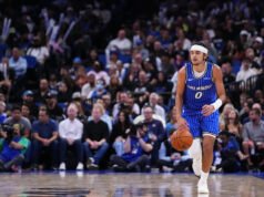 Magic multado con $25,000 por la NBA por violar las reglas de notificación de lesiones después de que Anthony Black jugara a pesar de estar descartado