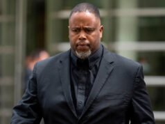 Damon Jones es el primero en declararse culpable tras una investigación sobre juegos de azar; Ex jugador y entrenador de la NBA admite haber vendido información privilegiada y haber participado en un plan de póquer