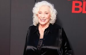 La leyenda de Broadway Betty Buckley continúa derribando la casa