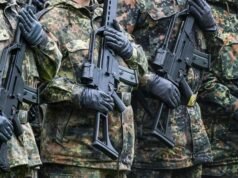 Los alemanes deben obtener permiso para permanecer en el extranjero según la Ley del Servicio Militar