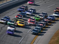 Hocevar obtiene su primera victoria en la Copa en Talladega; Un enorme accidente reúne a más de 20 coches.