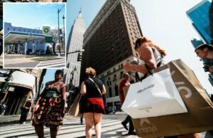 La confianza del consumidor cayó a un mínimo histórico este mes, según un estudio, incluso cuando el gasto muestra un rayo de esperanza