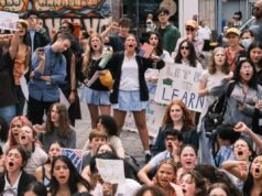 Las escuelas deberían educar a los niños y abandonar el activismo