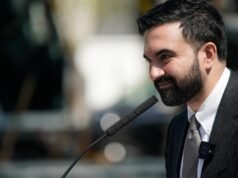 Detrás de la sonrisa de Mamdani no hay ningún éxito, aparte de despertar el odio hacia los judíos.