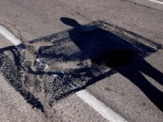 Por qué Los Ángeles está dejando que sus calles colapsen