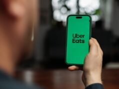 Uber Eats ahora ofrece devoluciones más fáciles con reembolsos “instantáneos”, pero en realidad te costará