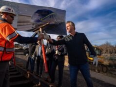 El 911 de Gavin Newsom es una broma que le costó 500 millones