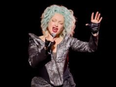 Cyndi Lauper aplaude a Heckler durante su debut como residente en Las Vegas