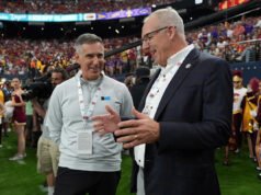 Con el crecimiento del campo CFP de 24 equipos, Greg Sankey y la SEC se mantienen fuertes.