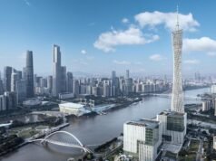 Uno de los destinos vacacionales más populares hasta ahora en 2026 es una vibrante ciudad portuaria china cerca de Hong Kong.