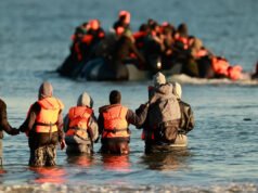 Gran Bretaña y Francia firmarán un acuerdo de tres años para limitar los cruces del Canal de la Mancha por parte de embarcaciones pequeñas