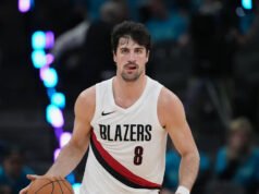 A la estrella de los Blazers, Deni Avdija, De’Aaron Fox de los Spurs le arranca un diente y luego es penalizado por falta