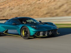 El nuevo superdeportivo Valhalla de Aston Martin acaricia la carretera con atletismo y potencia