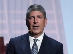 Jeff Shell negocia la salida del presidente de Paramount