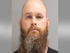 Un hombre presuntamente agredió sexualmente a su hijastra antes de morir