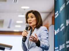 Las soluciones de Hochul al cambio climático podrían suavizar un poco el golpe financiero, pero sólo hasta que sea reelecta