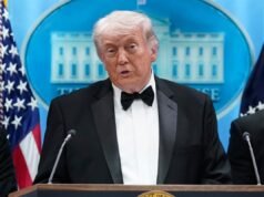Trump desafía a los asesinos y hace historia