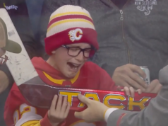 Fanático de Young Flames lloró después de que Dustin Wolf le dio un palo de portero