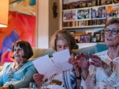 El ‘bebé del grupo’ tiene 83 años: cómo un club de lectura de Pacific Palisades se mantiene inquebrantable