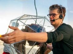 El titiritero James Ortiz interpreta el papel de Rocky, el adorable extraterrestre del “Proyecto Hail Mary”