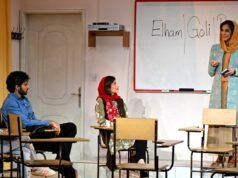 Mientras la guerra golpea a Irán, la película ‘inglesa’ de Sanaz Toossi se estrena en Los Ángeles