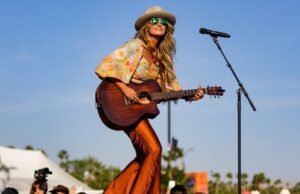 Stagecoach 2026: Cómo ver a Lainey Wilson, Pitbull y Teddy Swims el sábado