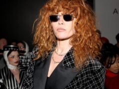Natasha Lyonne supuestamente escoltada fuera del avión en LAX
