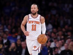 Jalen Brunson incendia a los 76ers mientras los Knicks extienden su dominio en los playoffs en el Juego 1