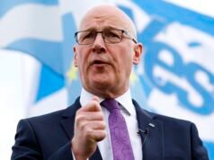 “¿También hiciste los alunizajes?” : Swinney, del SNP, se burló después de atribuirse el mérito de que Trump levantara los aranceles estadounidenses al whisky escocés… aunque el presidente dice que fue King quien lo convenció