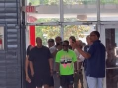 El director de una escuela secundaria de Luisiana fue suspendido después de invitar al controvertido rapero Boosie Badazz a hablar con los niños.