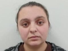 Momento: un ladrón de tiendas llena descaradamente una bolsa con cientos de libras de productos de belleza Boots en un botín de £100,000, antes de ser finalmente arrestado