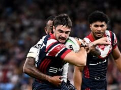 La estrella del fútbol revela cómo hizo el regreso de la década a la NRL después de rogar a los médicos que lo pusieran en coma debido a un terrible problema de salud.