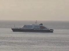 Un crucero condenado al fracaso pide descargar a dos pasajeros enfermos más en las remotas islas de Cabo Verde después de que tres de ellos murieran a causa de un hantavirus transmitido por ratas.
