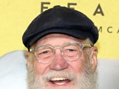 Sour David Letterman critica a su antigua cadena CBS con un insulto desagradable después de que su novio Stephen Colbert se despierta.