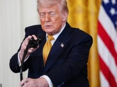 Alto funcionario republicano divulga secreto catastrófico del partido a MARK HALPERIN