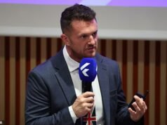 El candidato reformista pidió que se prohibieran las elecciones musulmanas y elogió a ‘Sir Tommy Robinson’